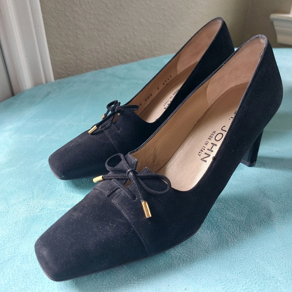 St. John Womans Isabel Black Suede Pumps Size 6.5 AA Estate Item